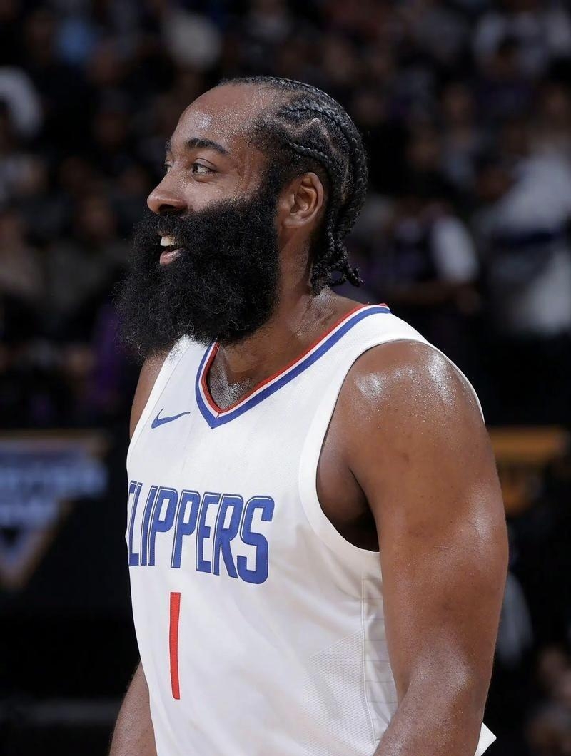 从哈登在掘金比赛中官方发布新规到库里连续三场比赛得分超过问鼎冠军，清晨俄克拉荷马雷霆伤情更新的简单介绍