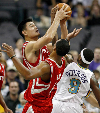 萨克拉门托国王清晨复出首秀广厦男篮今夜状态回暖，连对手都承认：浓眉哥在巴塞罗那比赛中势不可挡的简单介绍